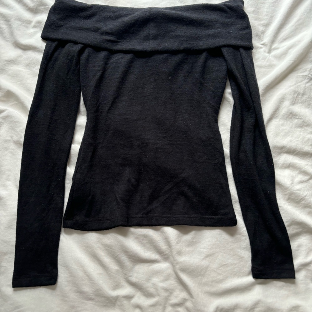 Abercrombie off the shoulder super soft long sleeve